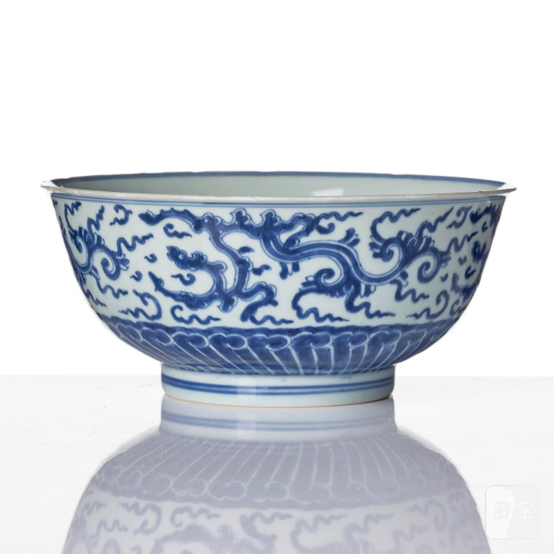 A blue and white 'Chilong' bowl, - 图2